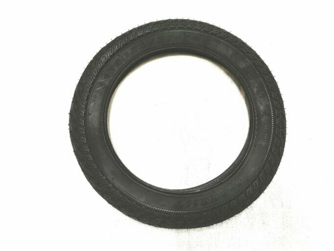 MCM5 V2 14 x 2.5 tyre